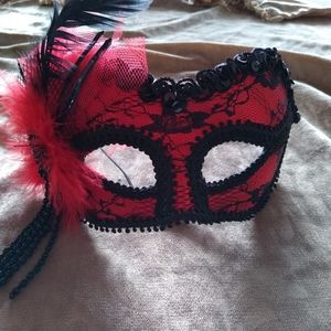 MARDI GRAS MASKS
